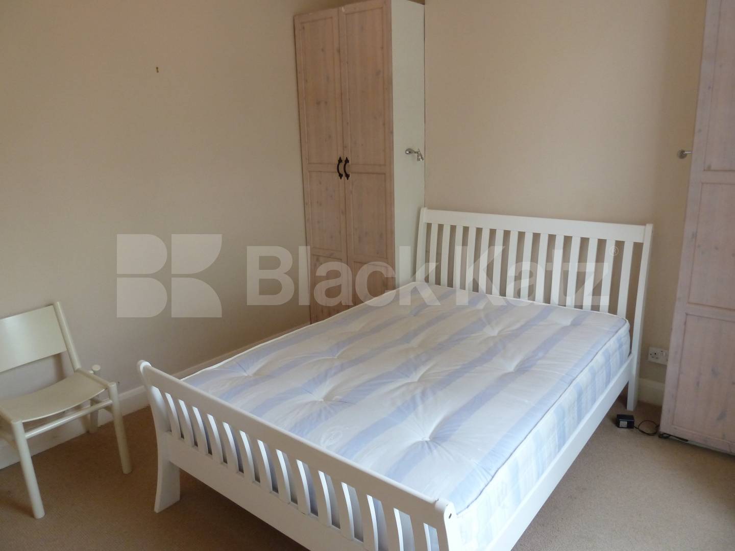 			NEW INSTRUCTION!, 2 Bedroom, 1 bath, 1 reception Flat			 Elmore Street , ISLINGTON